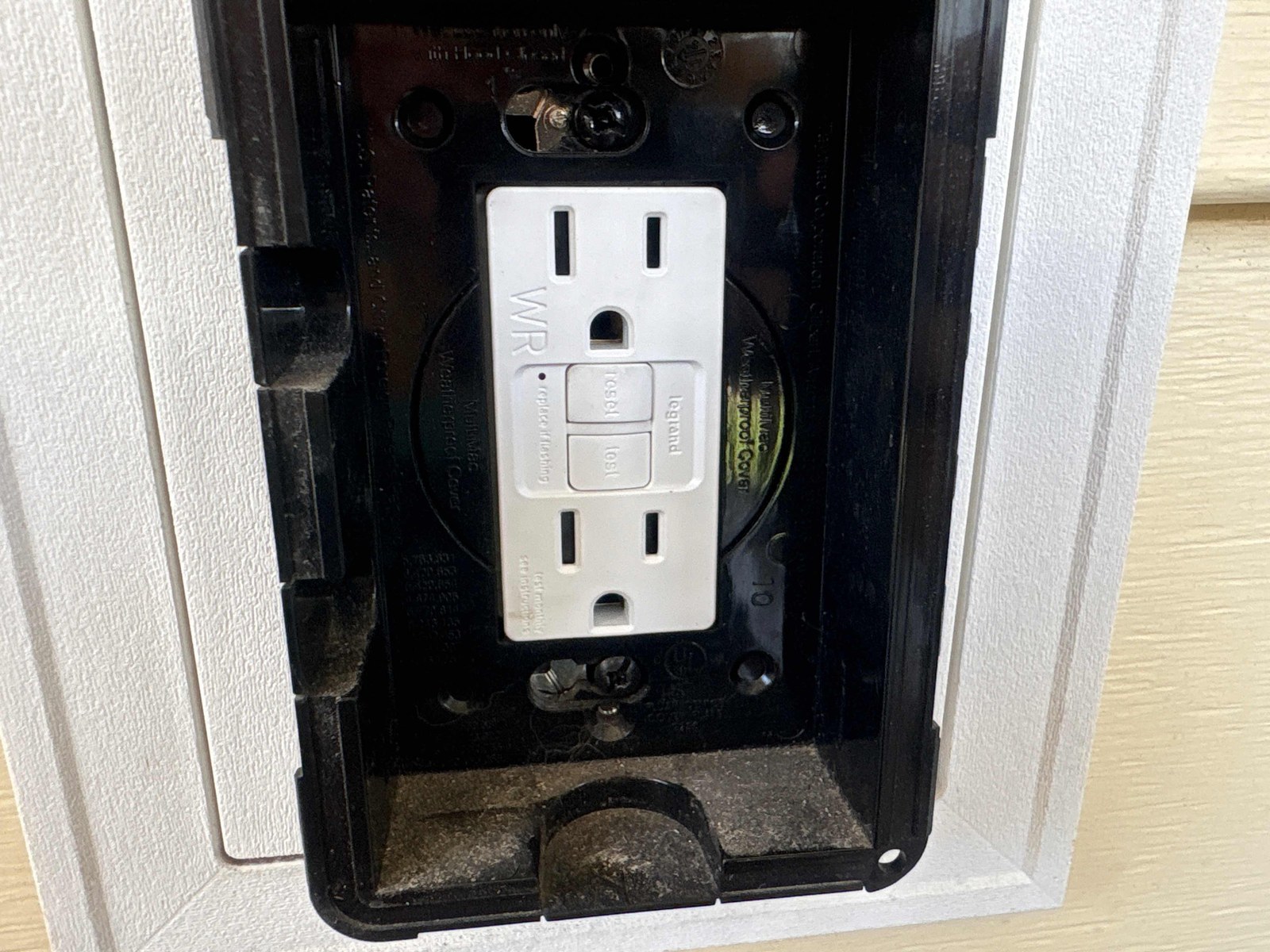 Smart GFCI Upgrade Protects St. Petersburg Home