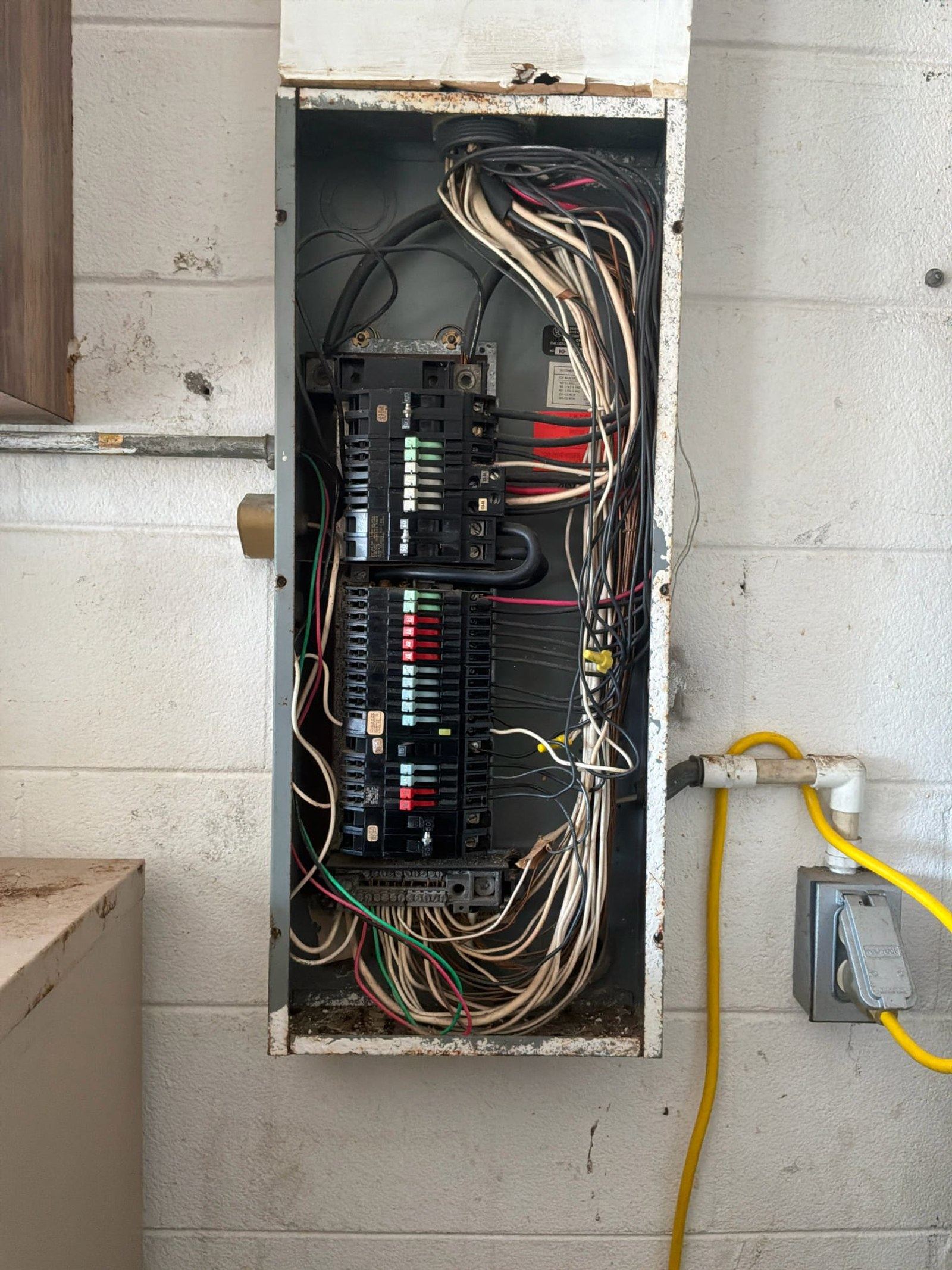 Code-compliant electrical panel install in Clearwater, FL by Thomas Edison Electric.